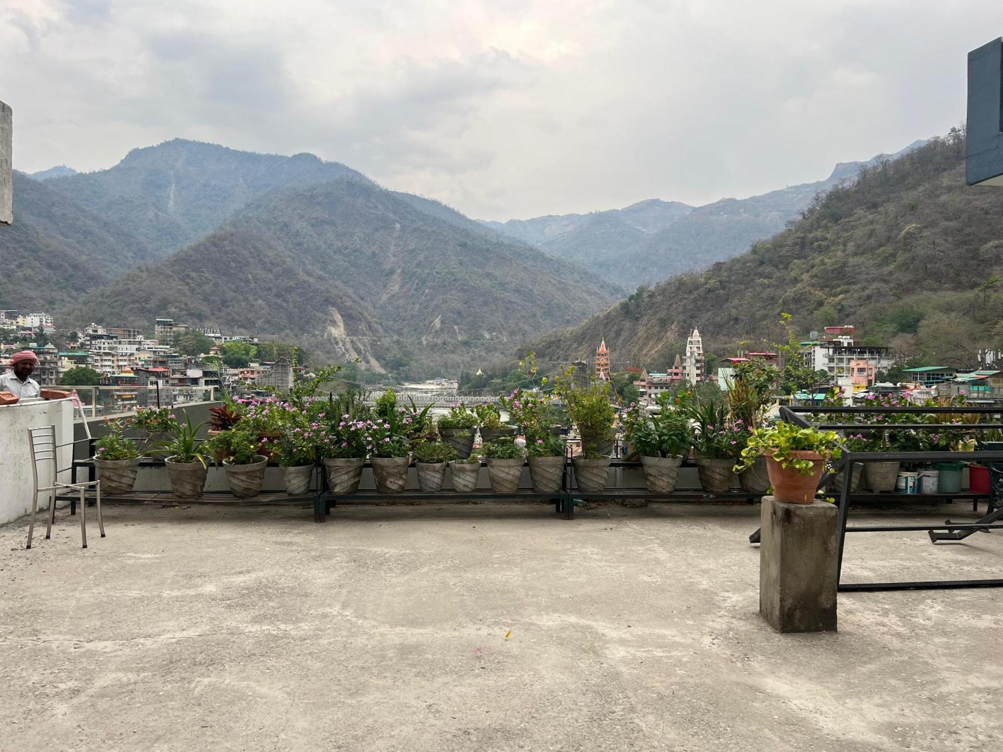 Hotel Manikut Rishikesh Exterior photo