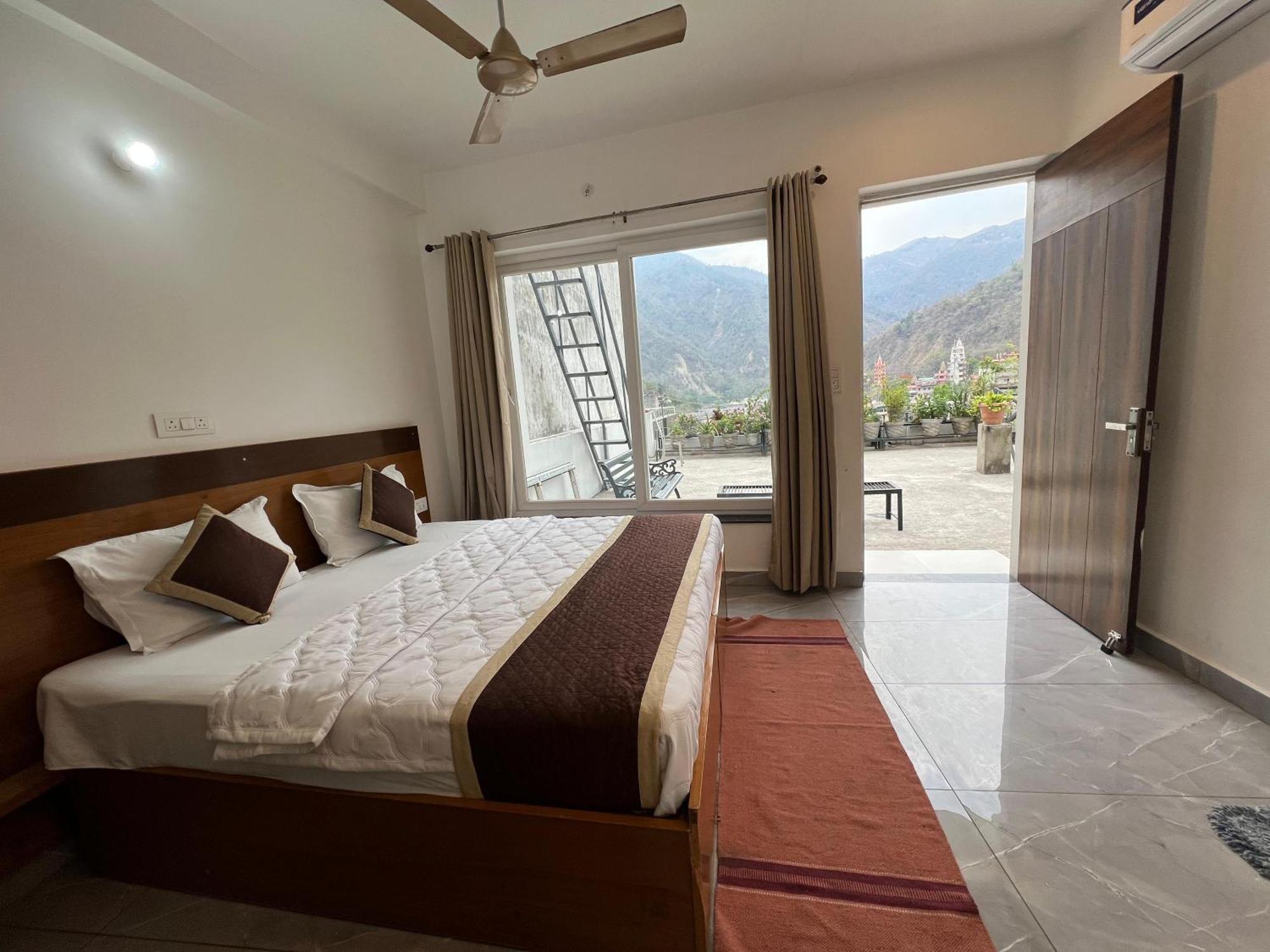 Hotel Manikut Rishikesh Exterior photo